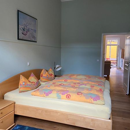 Fewo Mit 2 Schlafzimmern, Wohnkueche, Terrasse Bonn Eksteriør bilde