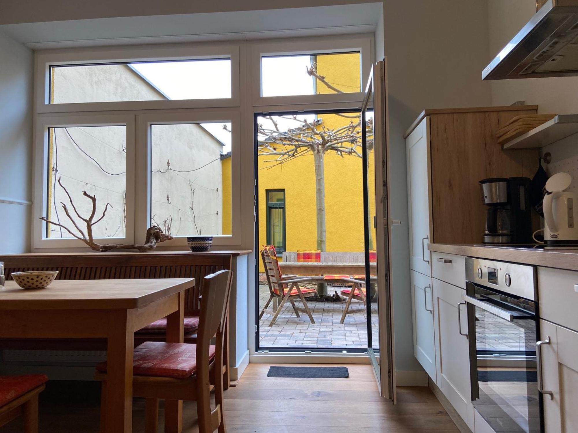 Fewo Mit 2 Schlafzimmern, Wohnkueche, Terrasse Bonn Eksteriør bilde