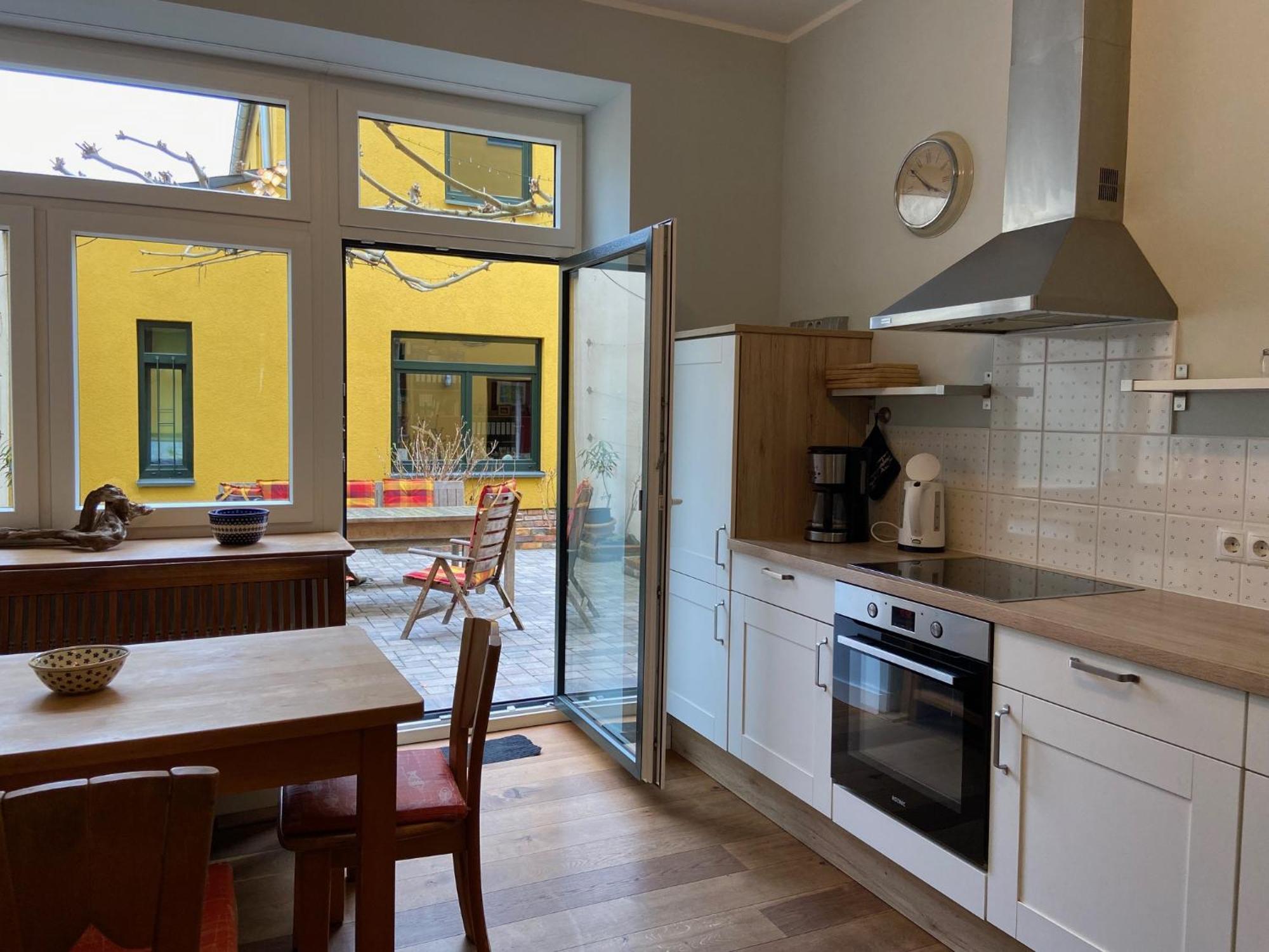 Fewo Mit 2 Schlafzimmern, Wohnkueche, Terrasse Bonn Eksteriør bilde