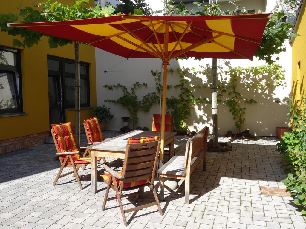 Fewo Mit 2 Schlafzimmern, Wohnkueche, Terrasse Bonn Eksteriør bilde